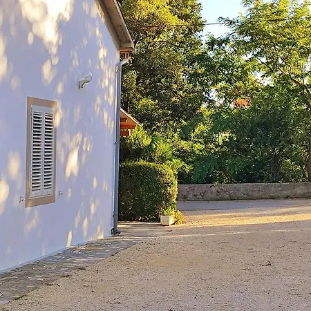 Daniel With Free Parking